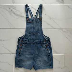 Madewell Adirondack Short Overalls in Dawkins Wash